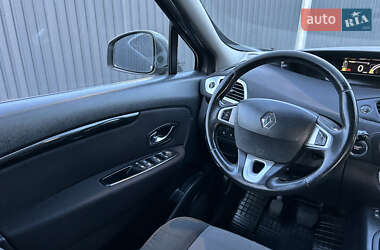 Минивэн Renault Scenic 2013 в 