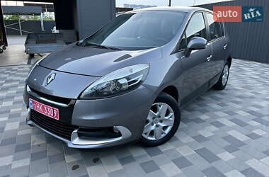 Минивэн Renault Scenic 2013 в 