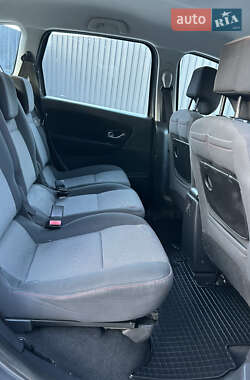 Минивэн Renault Scenic 2013 в 