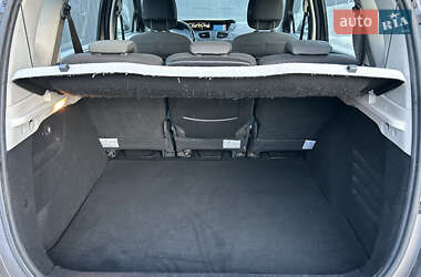 Минивэн Renault Scenic 2013 в 