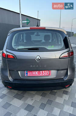 Минивэн Renault Scenic 2013 в 