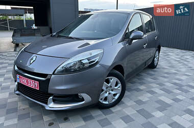Минивэн Renault Scenic 2013 в 