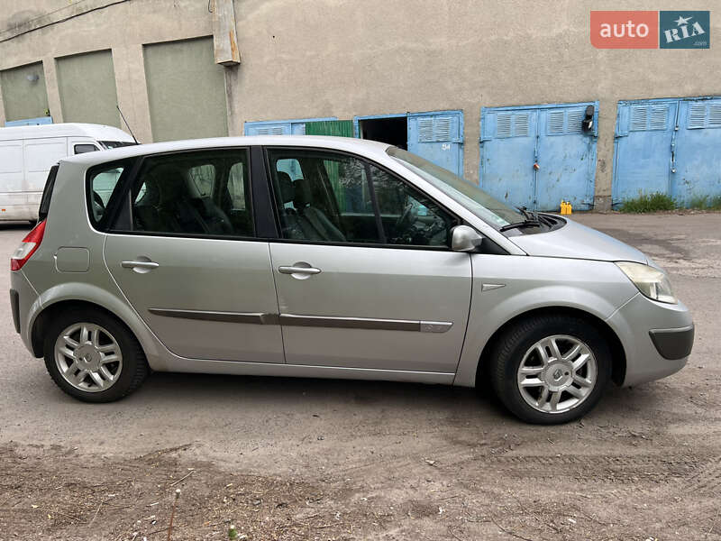 Минивэн Renault Scenic 2005 в Ровно