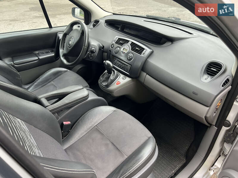 Минивэн Renault Scenic 2005 в Ровно