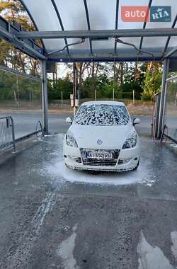 Минивэн Renault Scenic 2010 в 