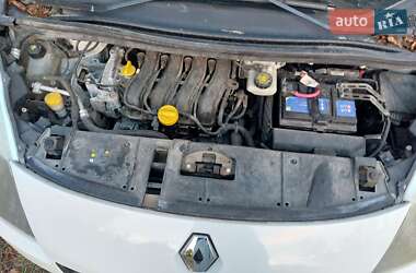 Минивэн Renault Scenic 2010 в 