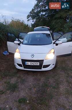 Минивэн Renault Scenic 2010 в 