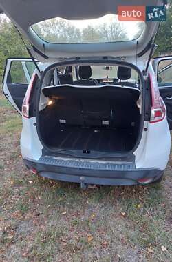 Минивэн Renault Scenic 2010 в 