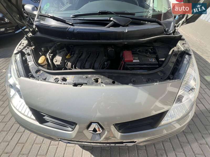 Минивэн Renault Scenic 2006 в Николаеве