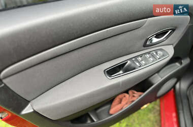Минивэн Renault Scenic 2010 в 