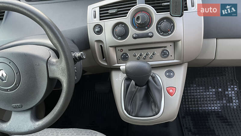 Минивэн Renault Scenic 2006 в Ананьеве