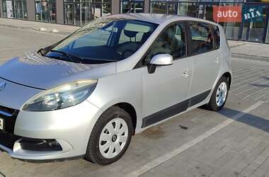 Минивэн Renault Scenic 2012 в 
