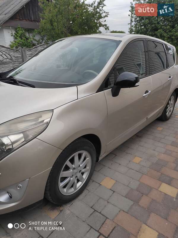 Renault Scenic 2011