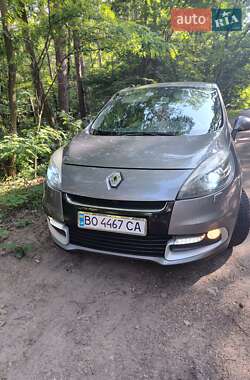 Минивэн Renault Scenic 2013 в 