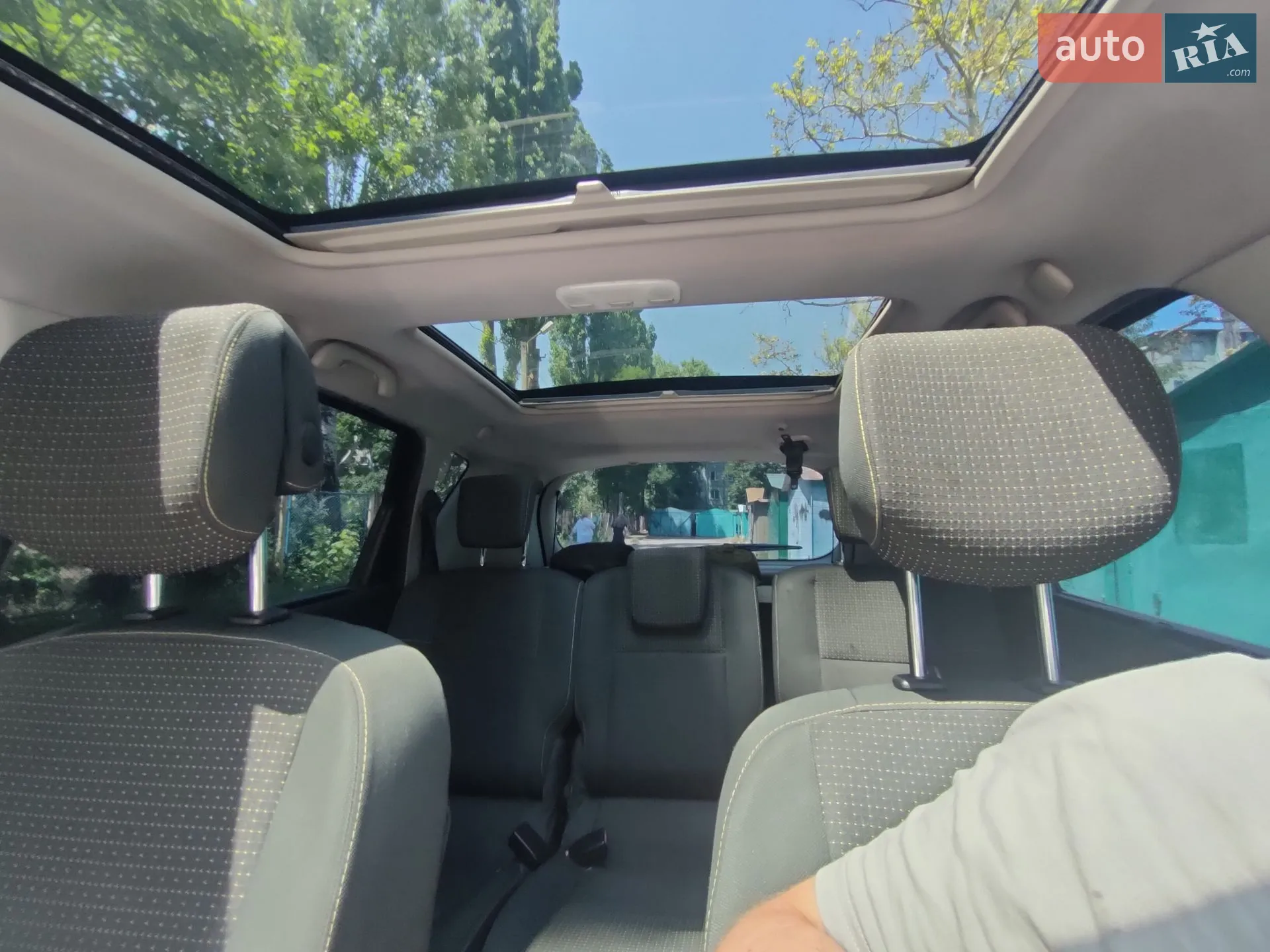 2010 Renault Scenic - мініатюра 2