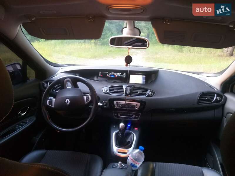 Минивэн Renault Scenic 2013 в Коростене