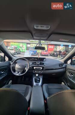 Минивэн Renault Scenic 2015 в 