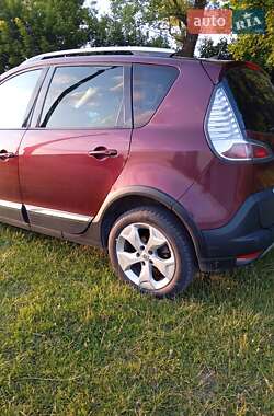 Минивэн Renault Scenic 2014 в 