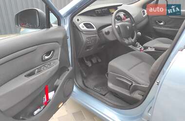 Минивэн Renault Scenic 2009 в 