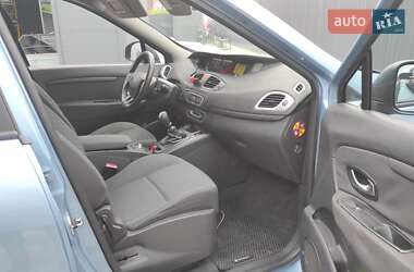 Минивэн Renault Scenic 2009 в 