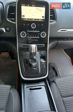 Минивэн Renault Scenic 2017 в 