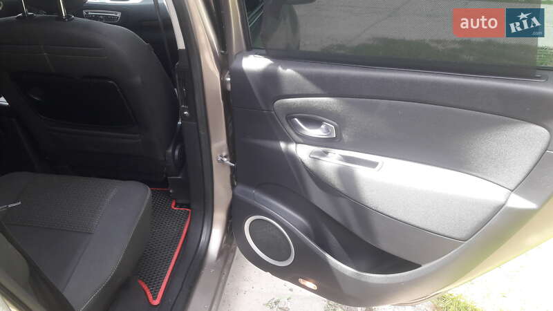 Мінівен Renault Scenic 2009 в Глухові