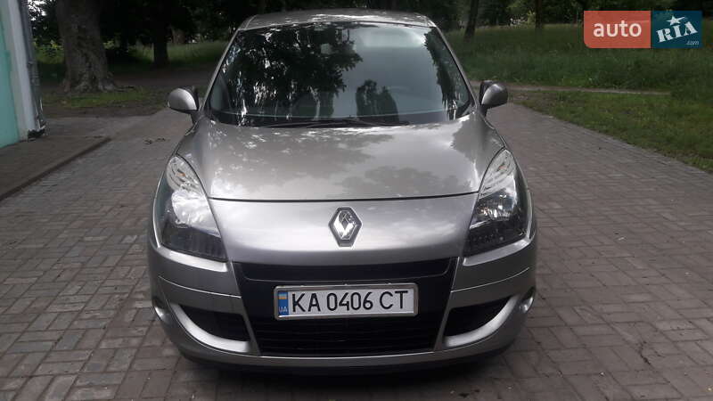 Мінівен Renault Scenic 2009 в Глухові
