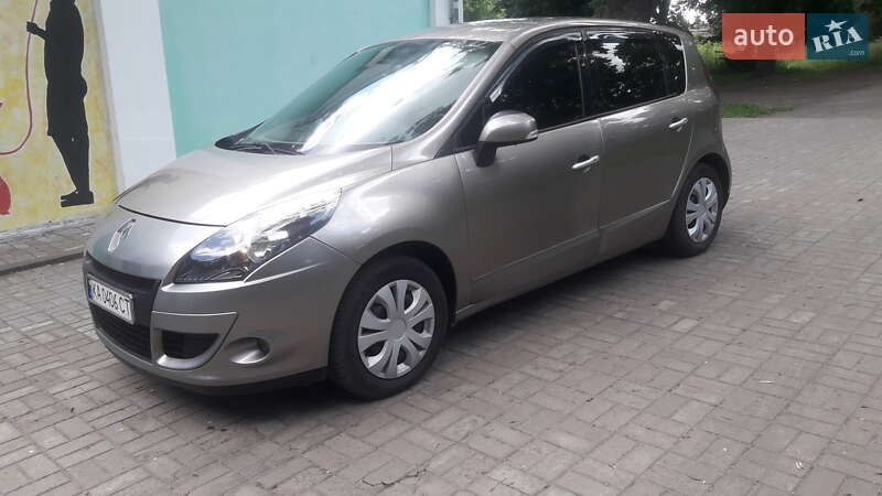 Мінівен Renault Scenic 2009 в Глухові