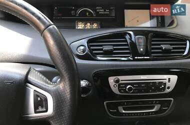 Минивэн Renault Scenic 2012 в 