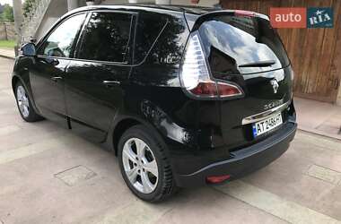Минивэн Renault Scenic 2012 в 
