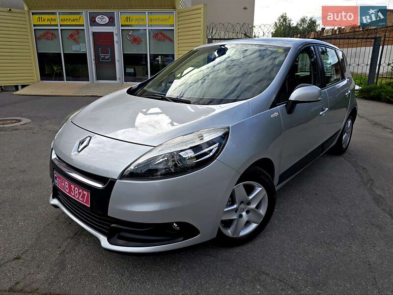 Минивэн Renault Scenic 2013 в 