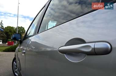 Минивэн Renault Scenic 2013 в 