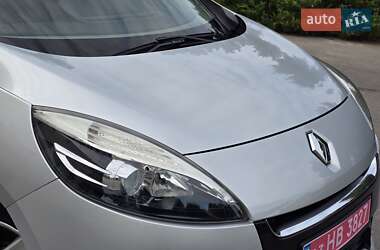Минивэн Renault Scenic 2013 в 