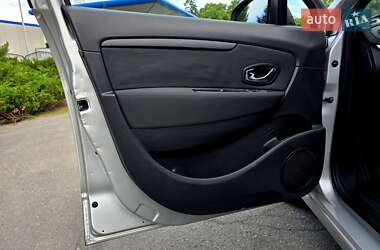 Минивэн Renault Scenic 2013 в 