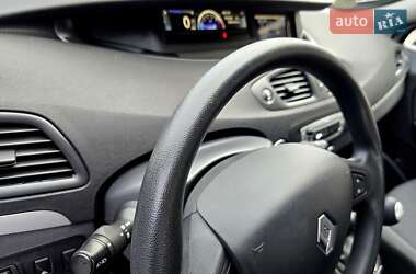 Минивэн Renault Scenic 2013 в 