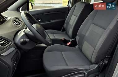 Минивэн Renault Scenic 2013 в 