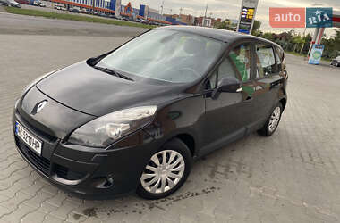 Минивэн Renault Scenic 2010 в 