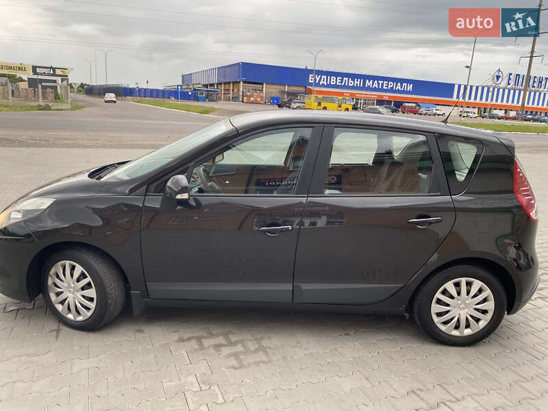 Минивэн Renault Scenic 2010 в Луцке
