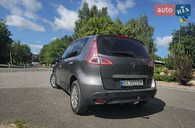 Минивэн Renault Scenic 2011 в 