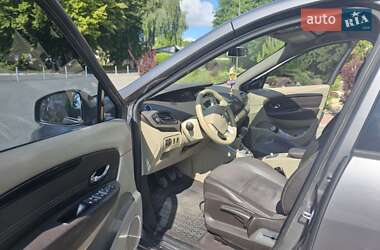 Минивэн Renault Scenic 2011 в 