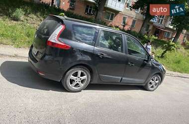 Минивэн Renault Scenic 2010 в 