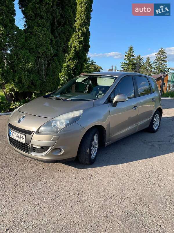 Renault Scenic 2011