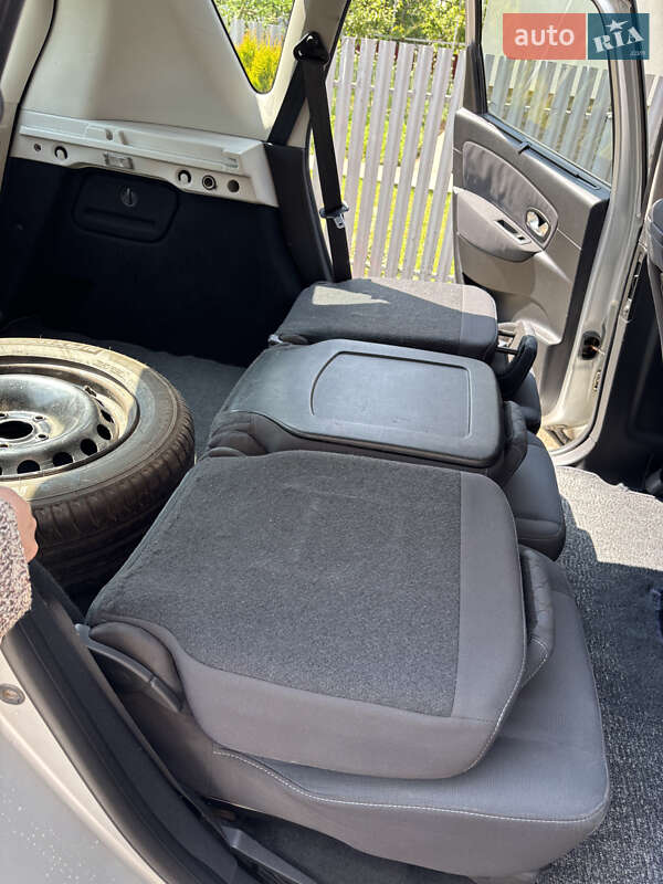 Мінівен Renault Scenic 2011 в Івано-Франківську фото 24 Мінівен Renault Scenic 2011 в Івано-Франківську