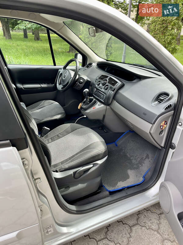 Минивэн Renault Scenic 2007 в Тростянце