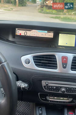 Минивэн Renault Scenic 2010 в 