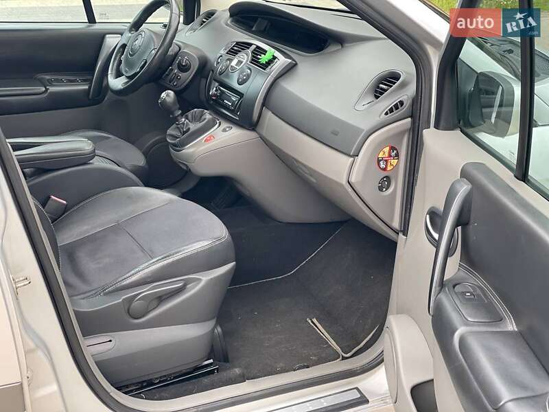Минивэн Renault Scenic 2006 в Луцке