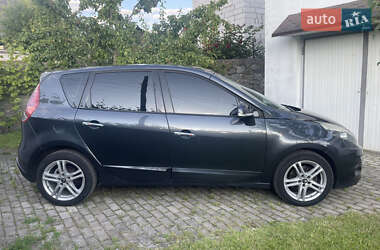 Минивэн Renault Scenic 2010 в 