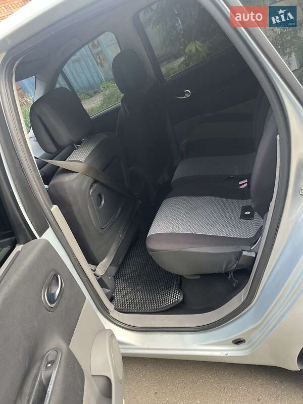 Минивэн Renault Scenic 2003 в Сумах