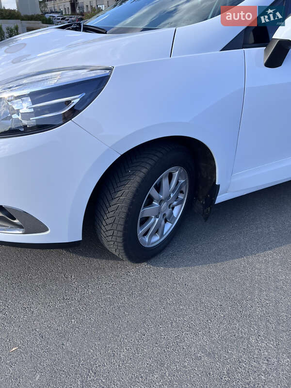 Мінівен Renault Scenic 2013 в Умані