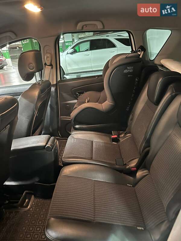 Мінівен Renault Scenic 2013 в Львові